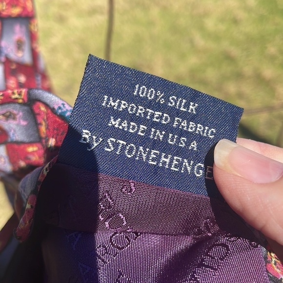VINTAGE J Garcia Mens Tennis Shoe Escape Silk Tie - Picture 6 of 8